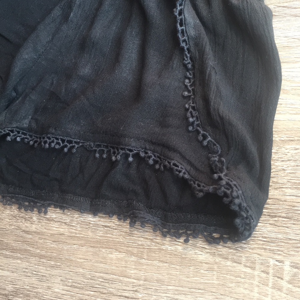 Shorts - Picture 3 of 4